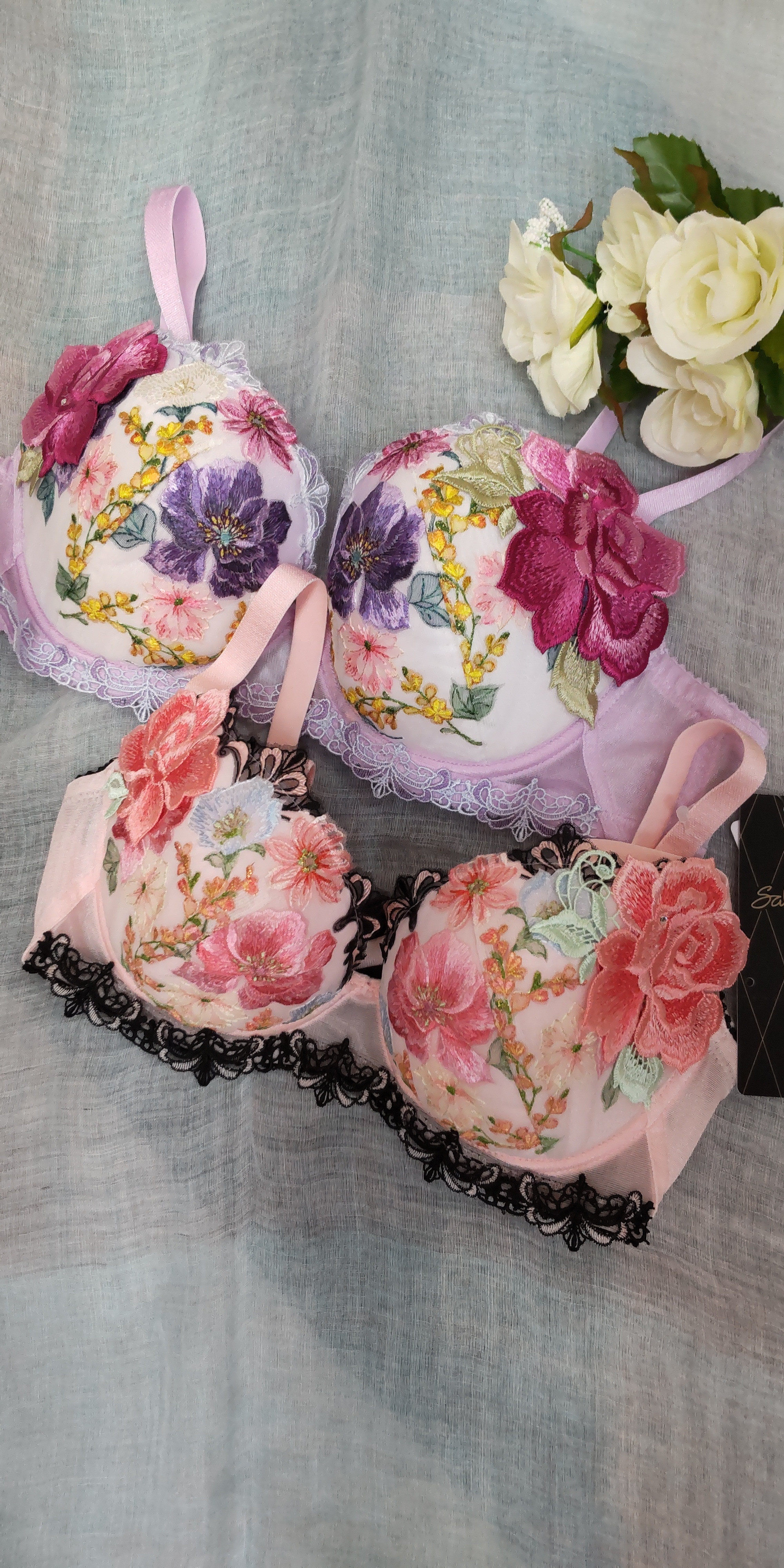 サルート」93グループ 入荷しました - 都留市 ｜ 女性下着専門店