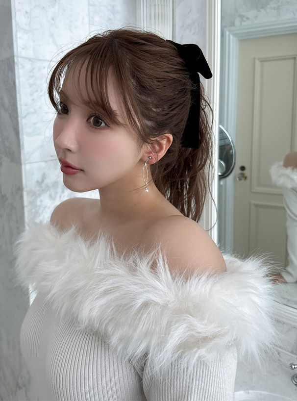 三上悠亜 ファーオフショルダーニットトップス[an1271] | レディース