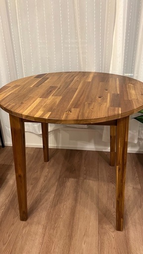 テーブルの少しありNACKANÄS ナッカンネースikea 丸テーブル (りっくん