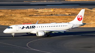 JA241J - Embraer E190STD [19000708] - Flightradar24