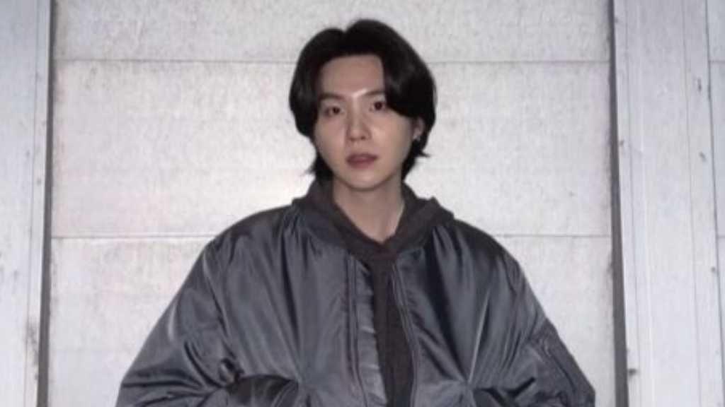 BTSのSUGA、何かを撮影中？近況ショットにファンの注目集まる - Kstyle