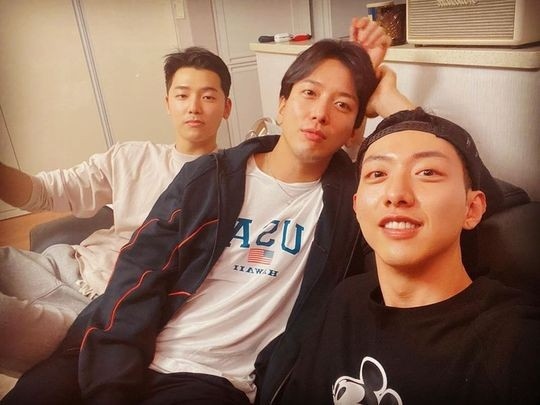 CNBLUE イ・ジョンシン＆カン・ミンヒョク、除隊を控えジョン