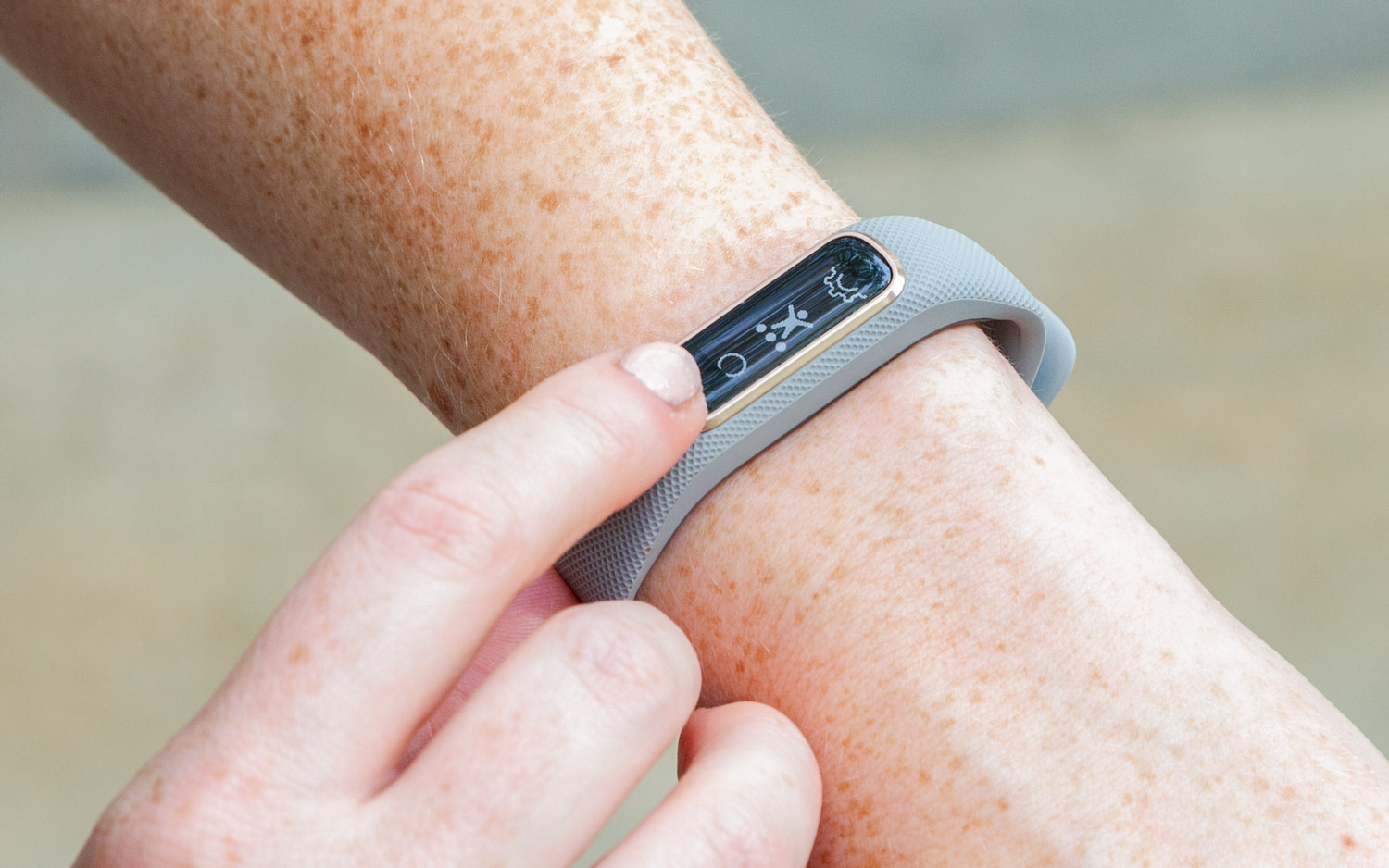 Garmin Vivosmart 4 Review: Great for Sleep, Falls Short on Fitness