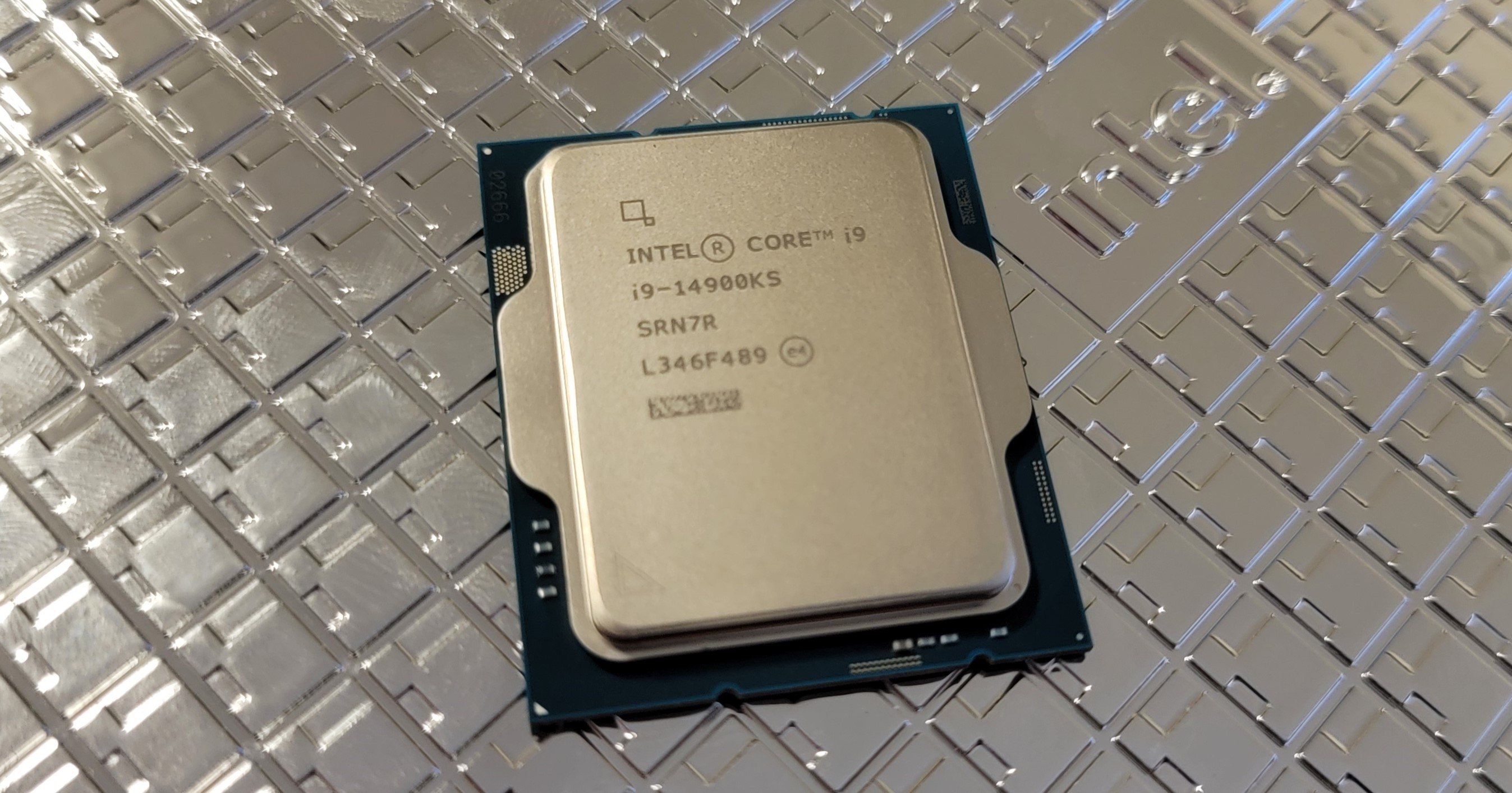 Intel Core i9-14900KS Review: The Last Core i9 Hits Record 6.2 GHz