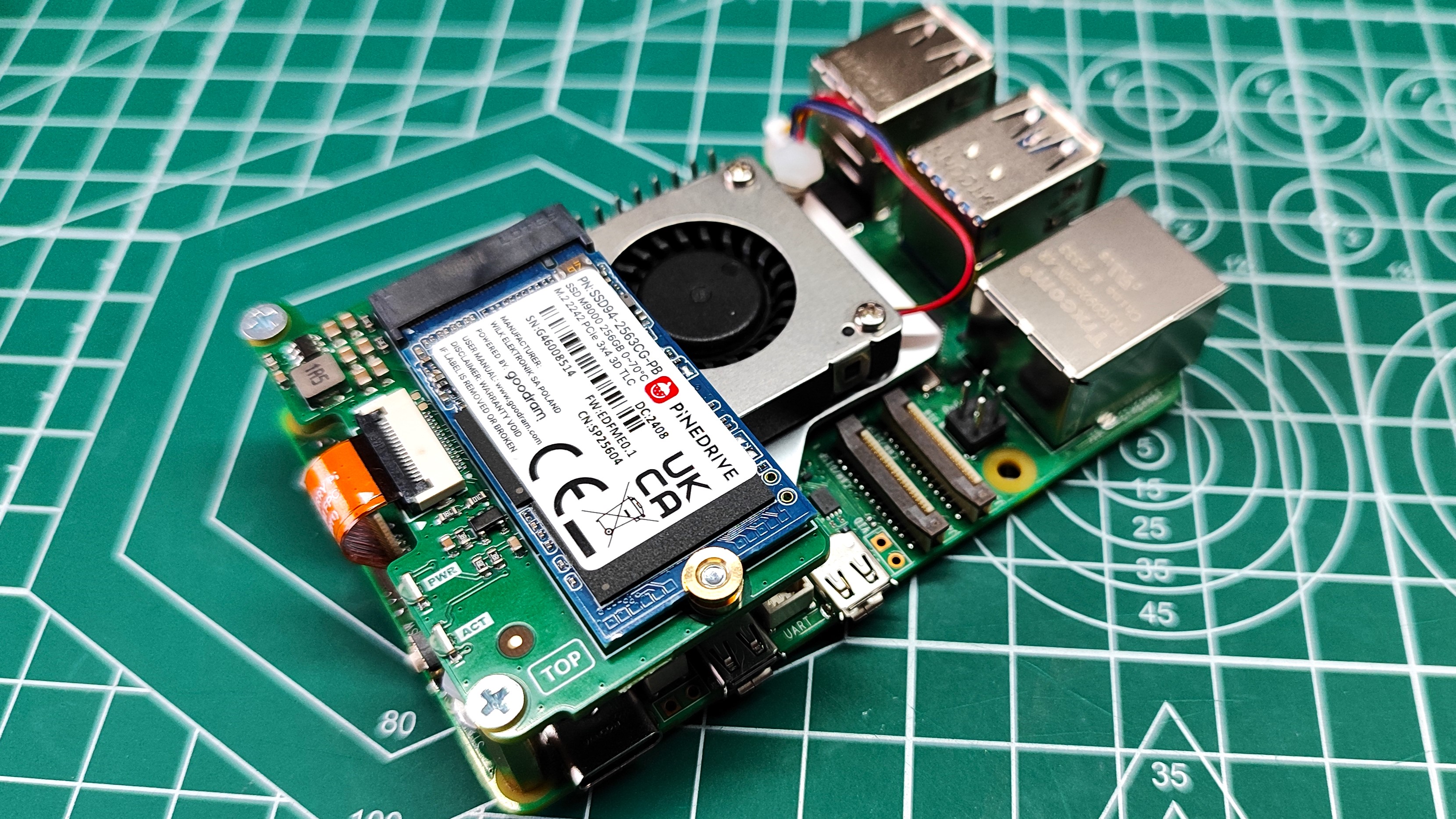 Pineboards HatDrive! Nano Review: Low-cost, high-speed storage for