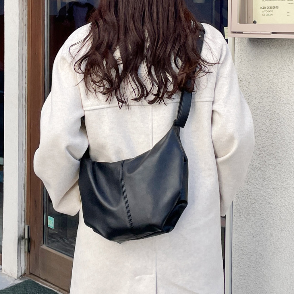 累計販売3,000個]ハーフムーンクロスボディバッグ | ファッション通販