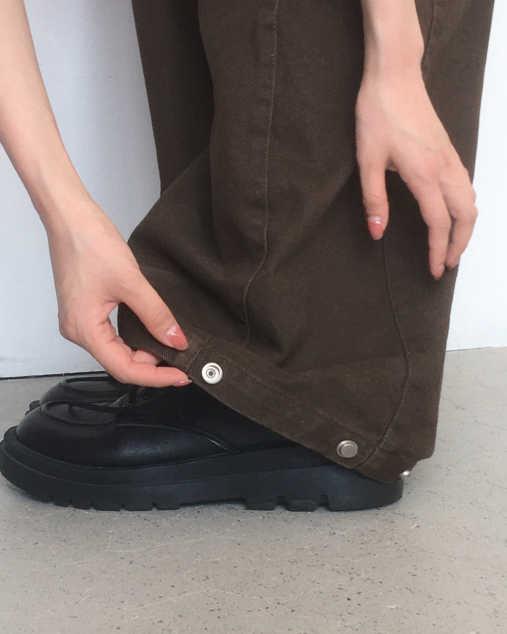 サイドタック入りワイドチノパンツ | ファッション通販サイト NUGU