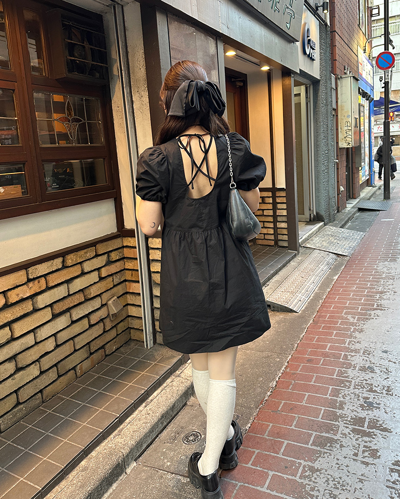 バックストリングパフスリーブミニワンピース | ファッション通販