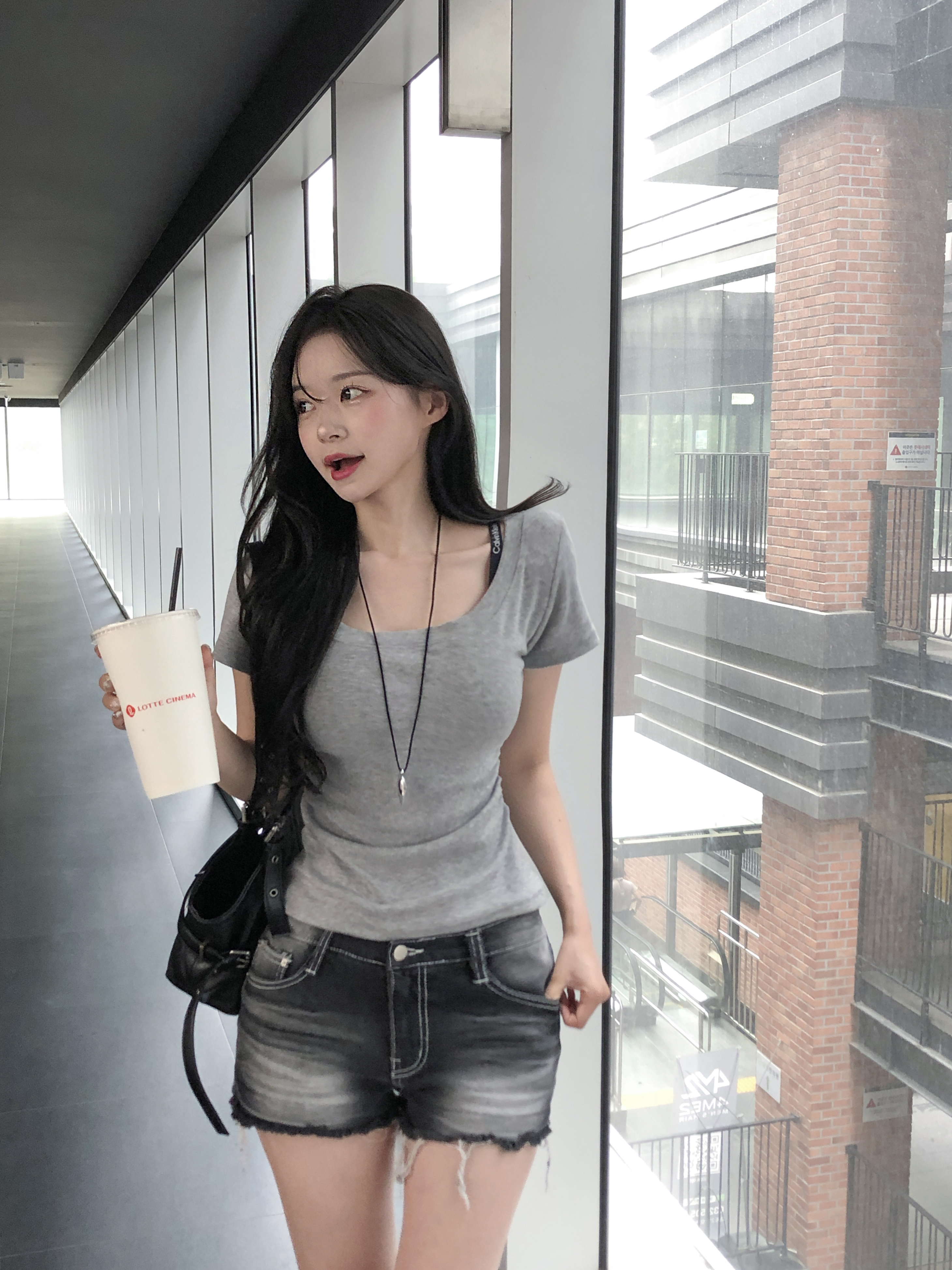 ローライズデニムショートパンツ | ファッション通販サイト NUGU