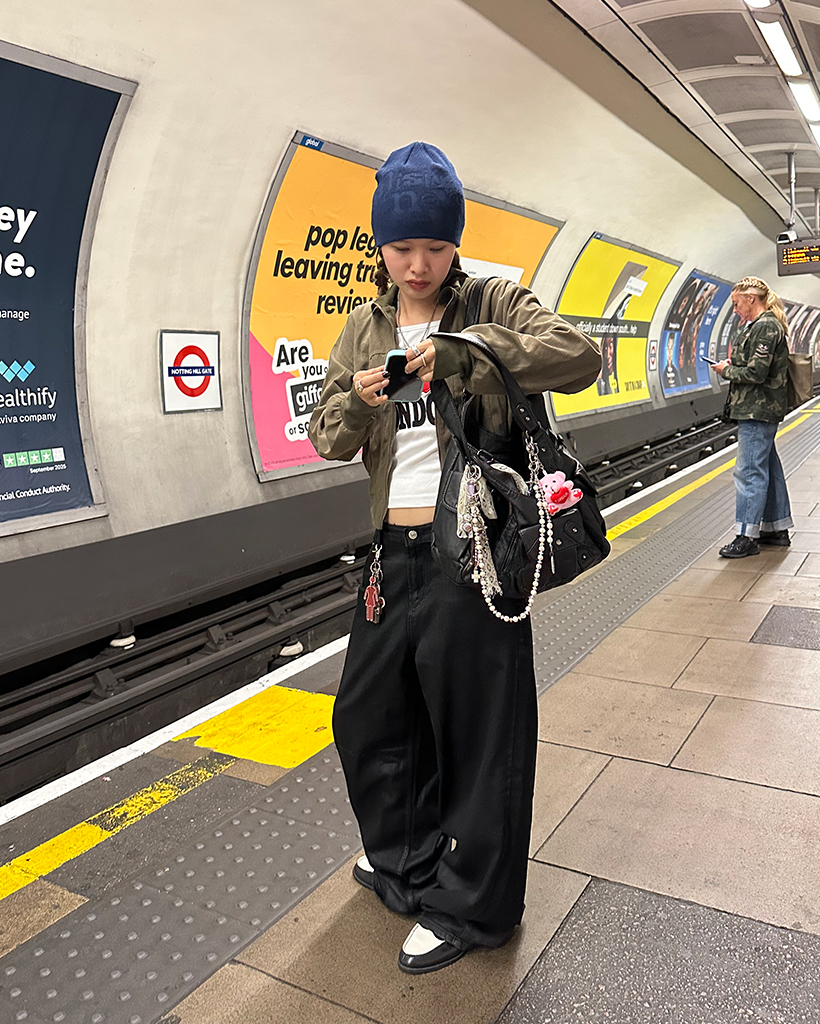 コーティングブラックバギーデニムパンツ | ファッション通販サイト NUGU