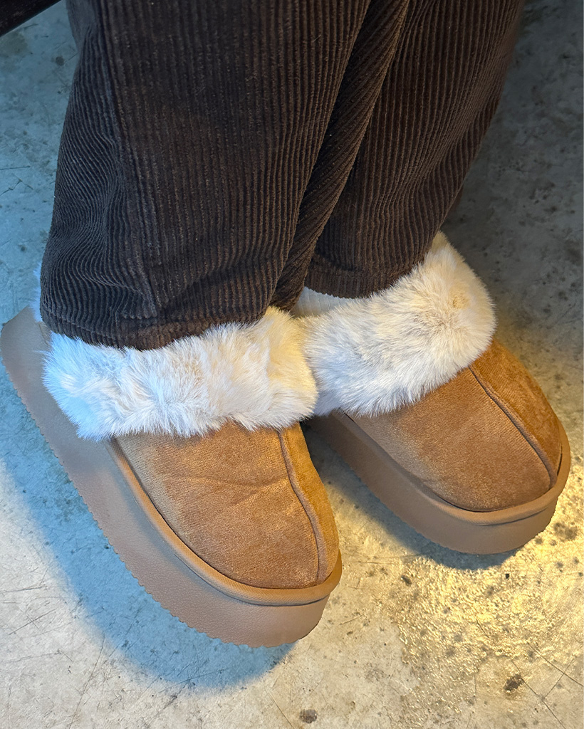 美品TOD'S ベージュ ファーサンダルムートン TOD'S ファーサンダル 美