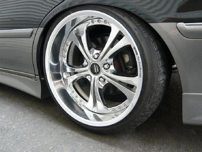 weds クレンツェケルベロス2 19インチ8.5J 前後インセット違い品