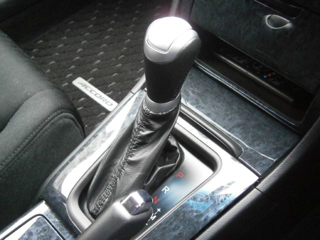 シフトノブ交換 ホンダ純正 レジェンドKB1 （ホンダ アコードワゴン