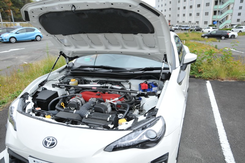 TOM'S ボンネットダンパー取り付け（トヨタ 86・ZN6）by 96=3 - みんカラ