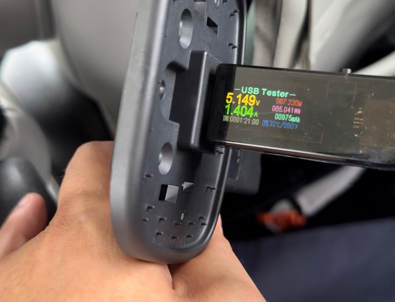 シート背面USBソケット換装・ハーネス製作（日産 セレナハイブリッド