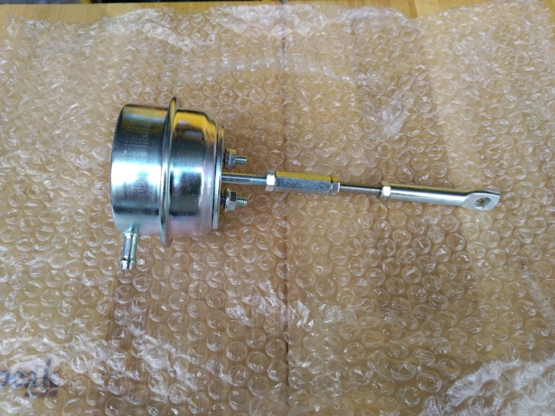 初心者の強化アクチュエーター交換（アバルト 595 （ハッチバック）・2