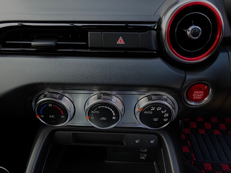 エアコンパネルシート取付け（マツダ ロードスター・ND）by Shingo2500