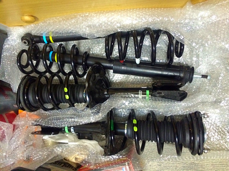 トヨタ(純正) ZRR80用純正サスペンション のパーツレビュー