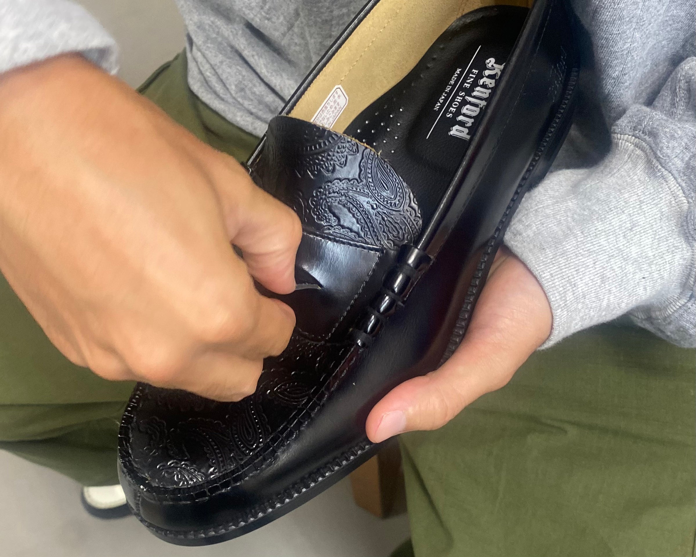 ローファーアクセサリーの取り付け方 – THE KENFORD FINESHOES