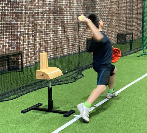 開発秘話】投げながら下半身の体重移動を習得する