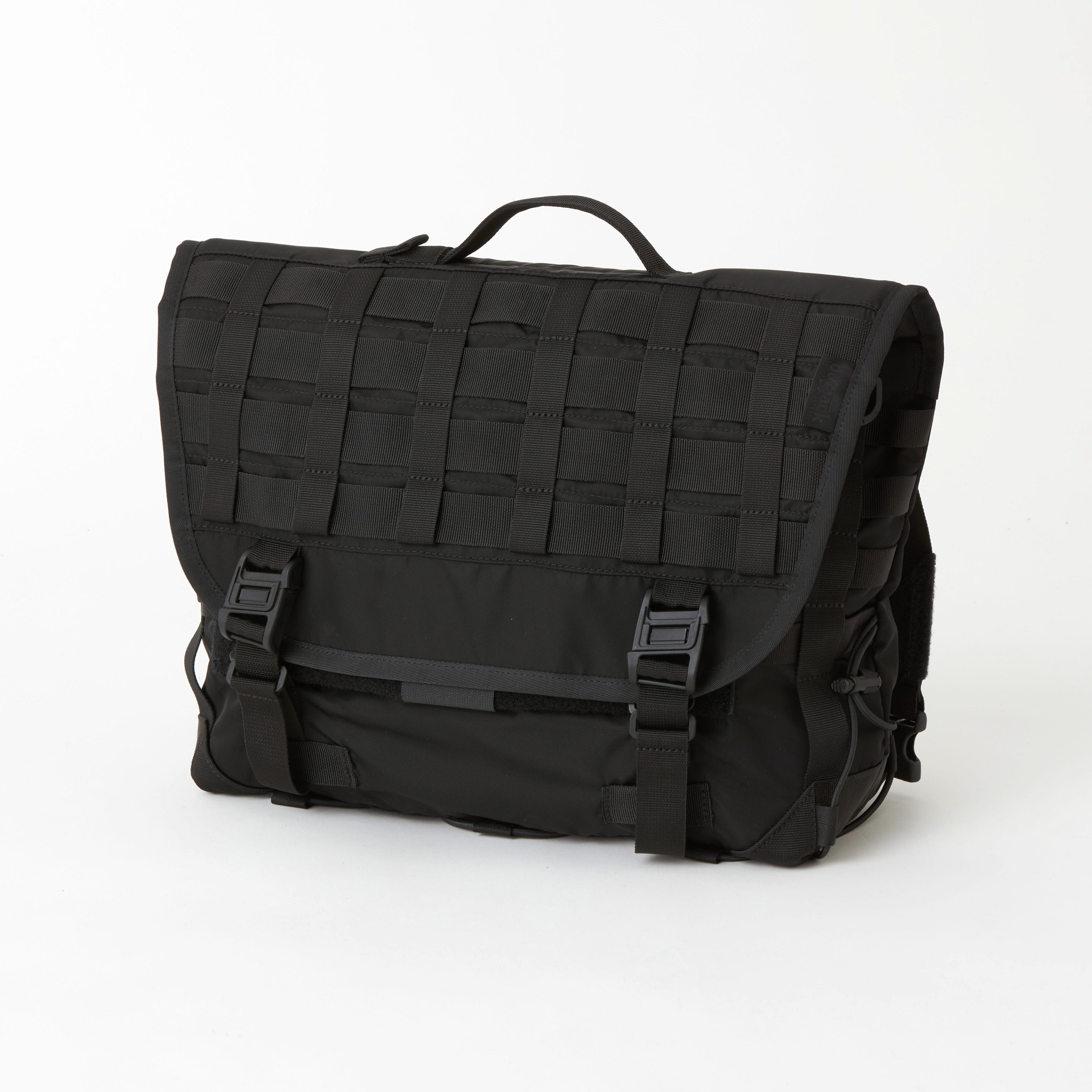 ホワイトマウンテニアリングBLK とバックジャックがコラボ