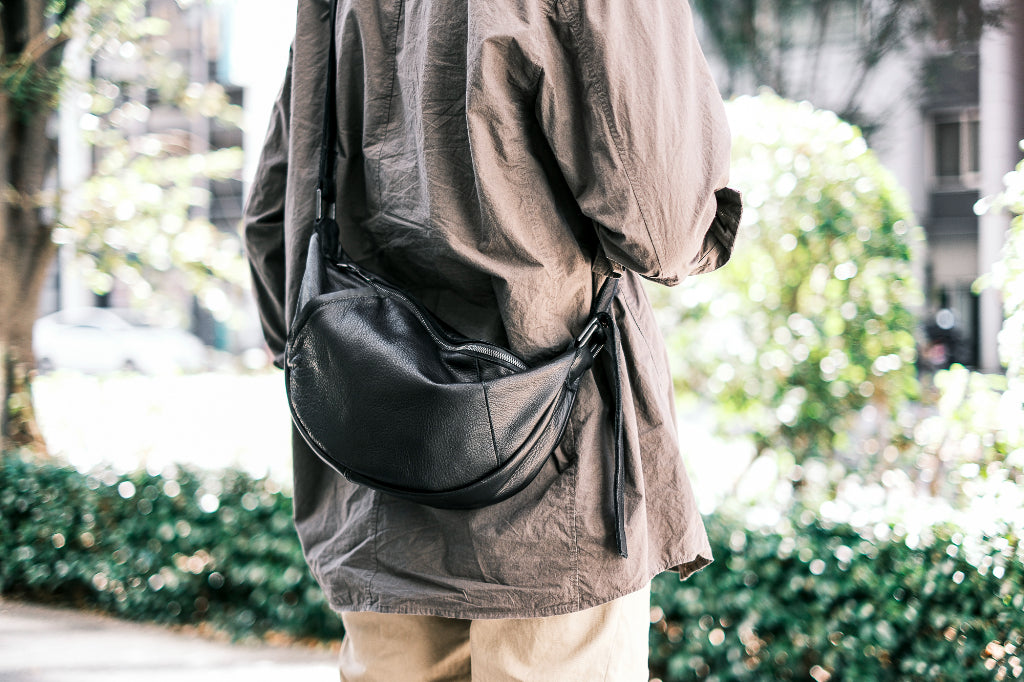 2023 AW｜本物の素材が形づくる、「ものを入れることで完成する