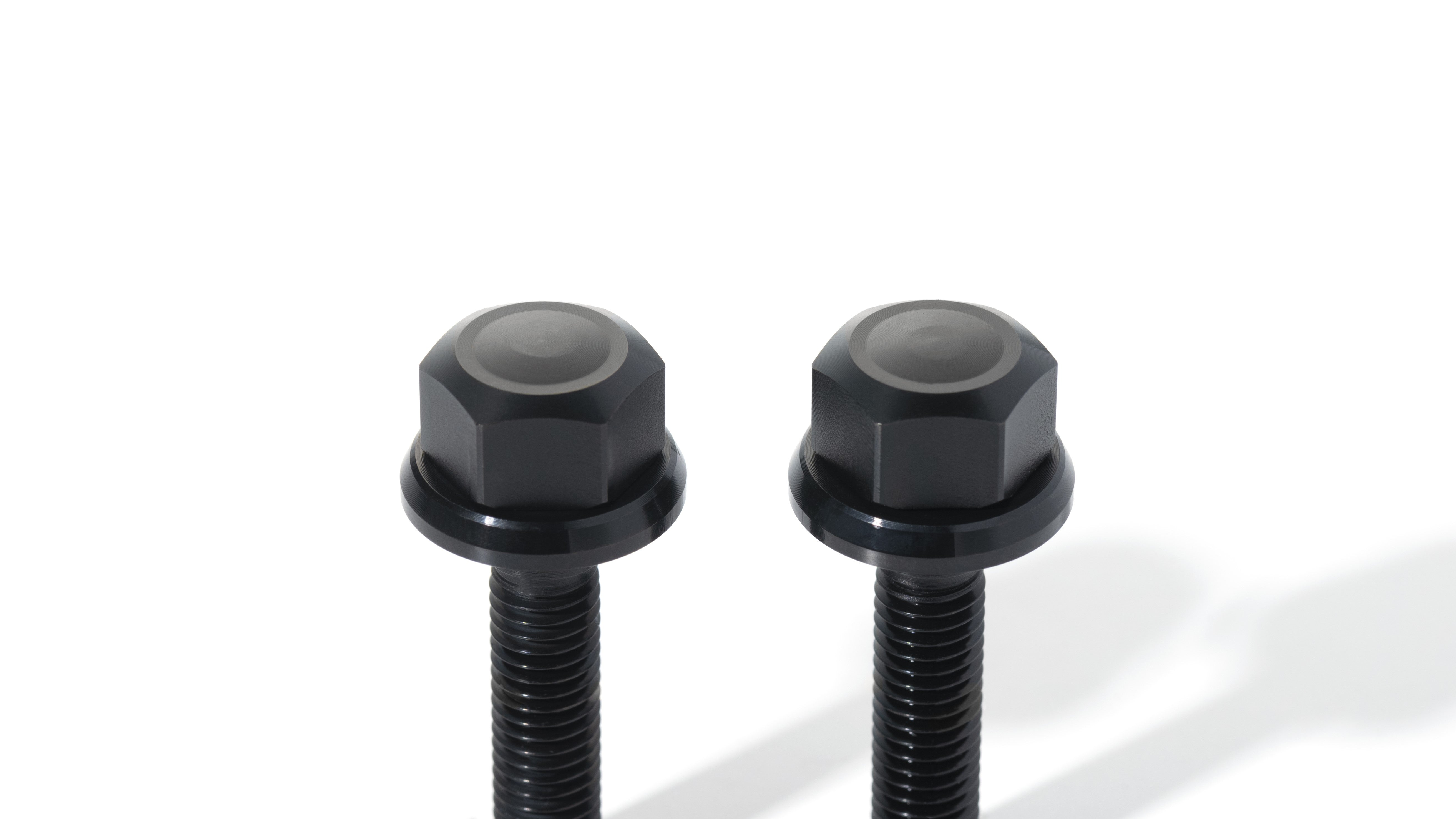 15M8Bolt Black/Black – RUNWELL