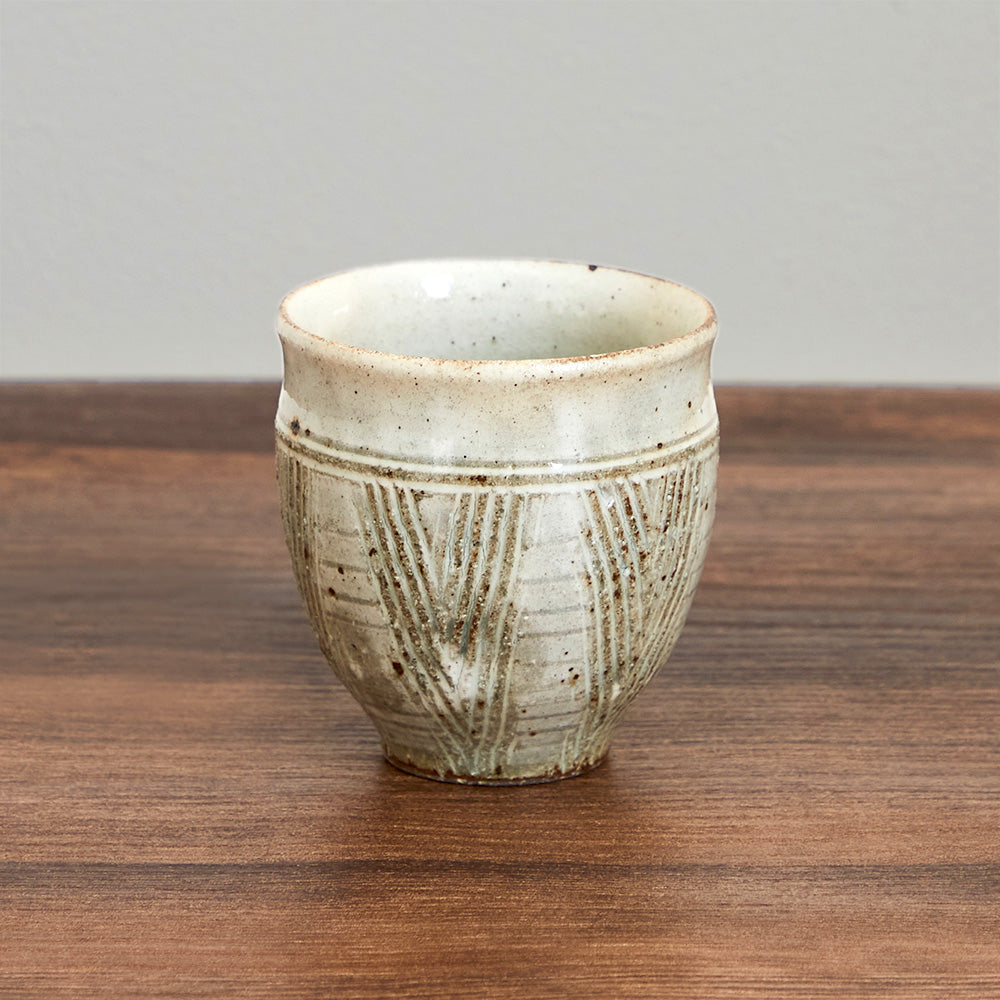 ざらりとした質感粉引】【ぽってり湯呑】白水工房 粉引湯呑 ｜のレン