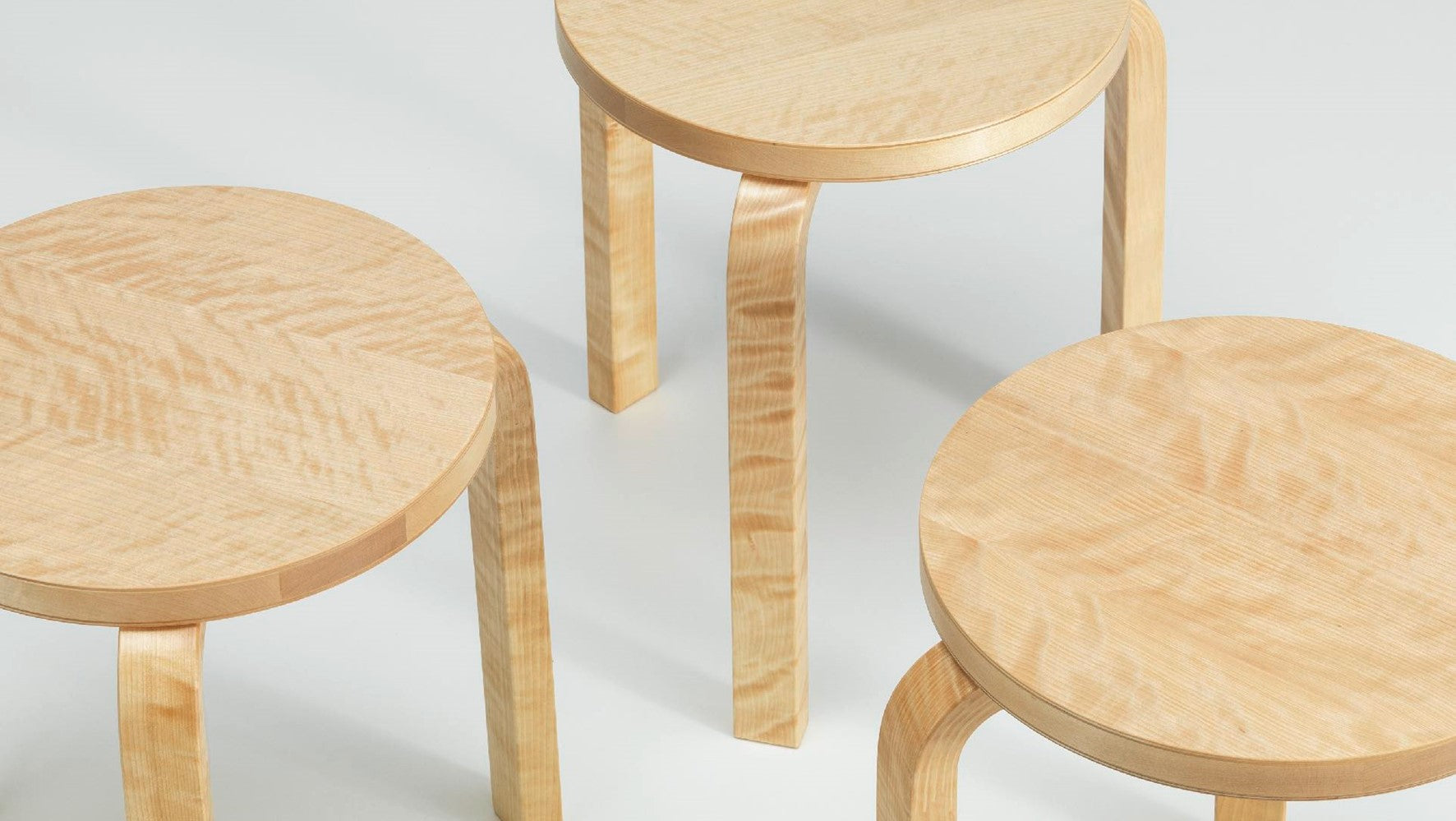 Celebrating 90 years of Stool 60 – Artek Tokyo Store