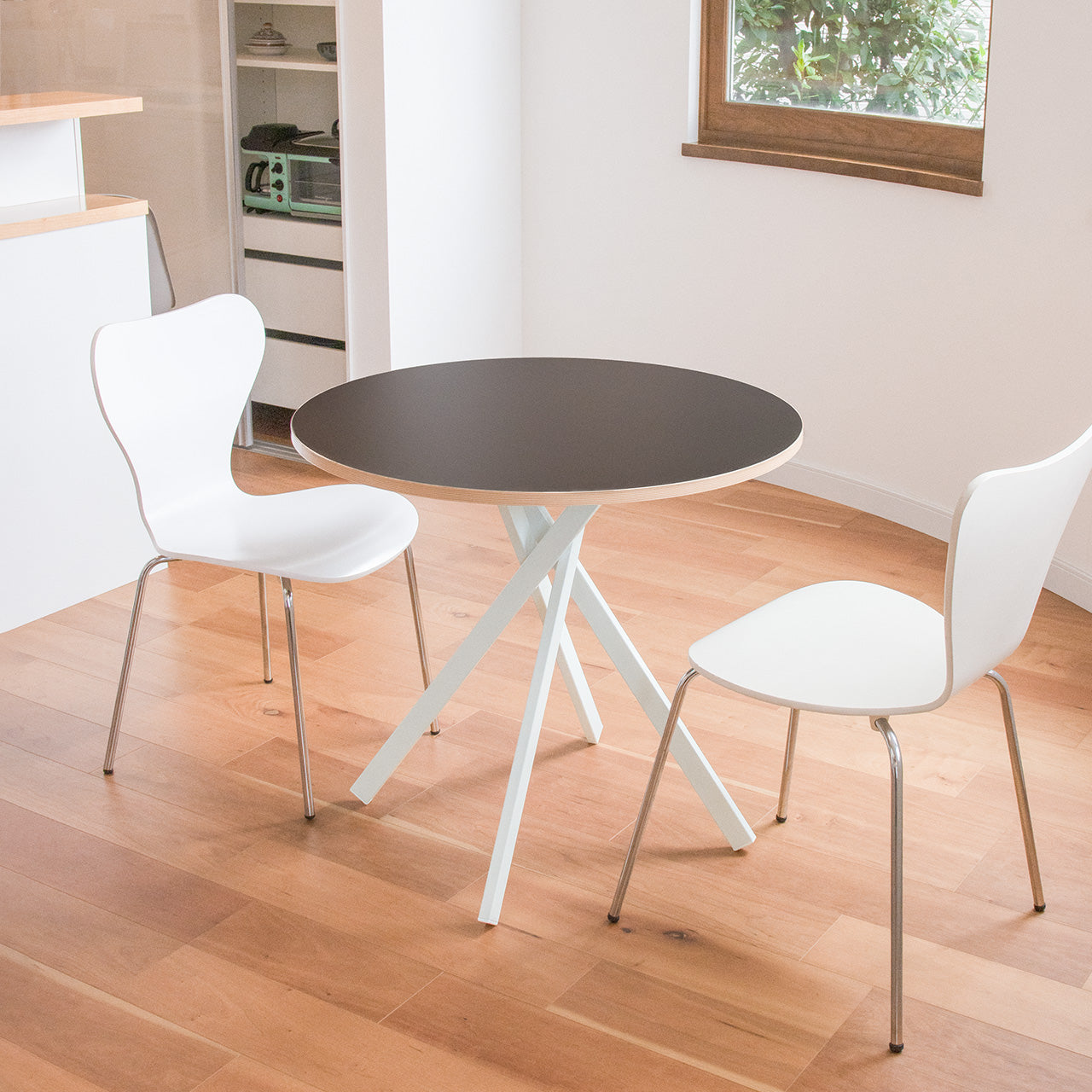 AXカフェテーブル | 国産オーダー家具 &FREL アンドフレル