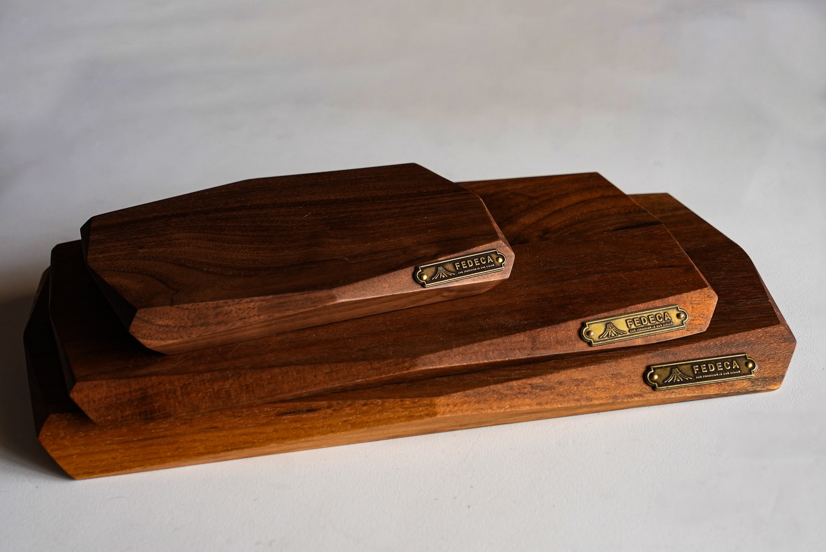 ファセットカッティングボード （ウォルナット） 12,100円