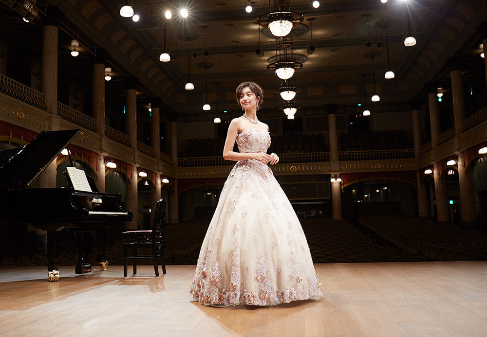 About TWEED DRESS / ツイードドレスとは