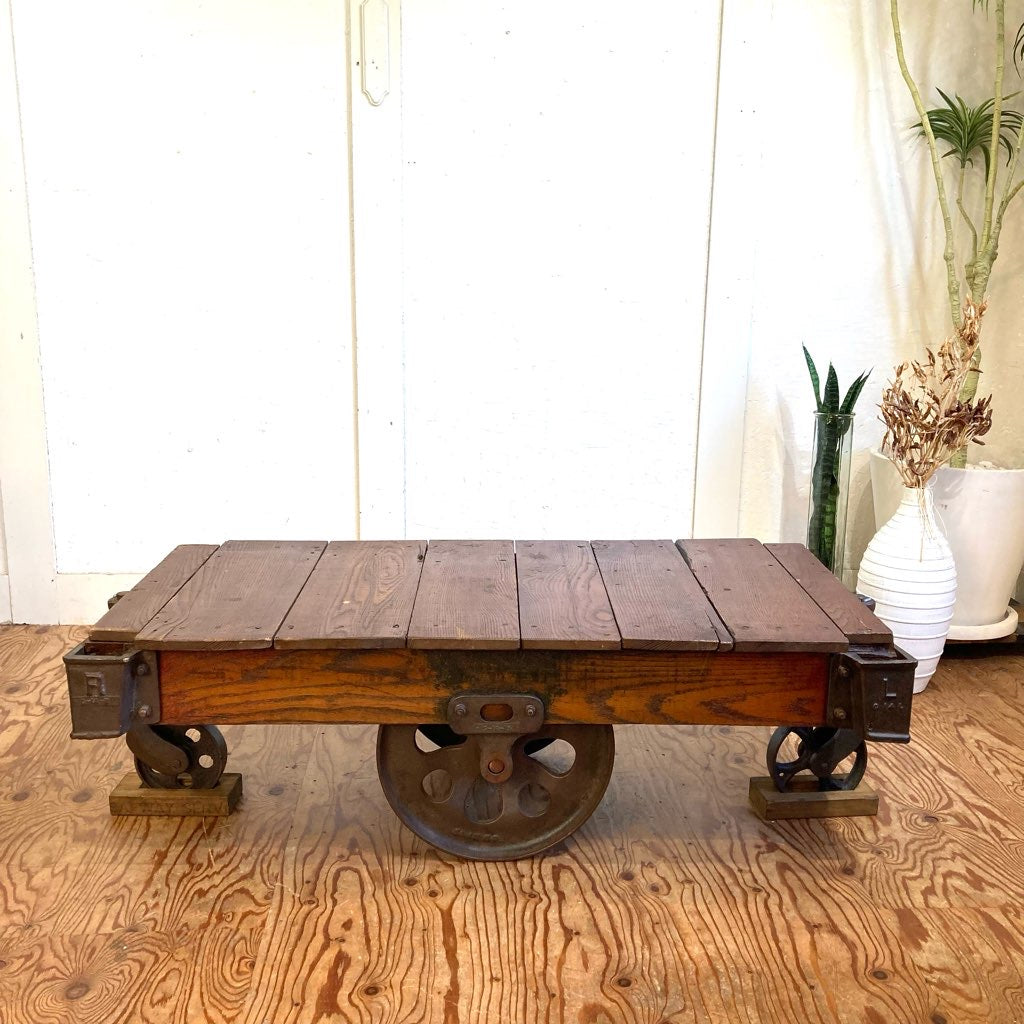 インダストリアル トロリーテーブル リビングテーブル ディスプレイ