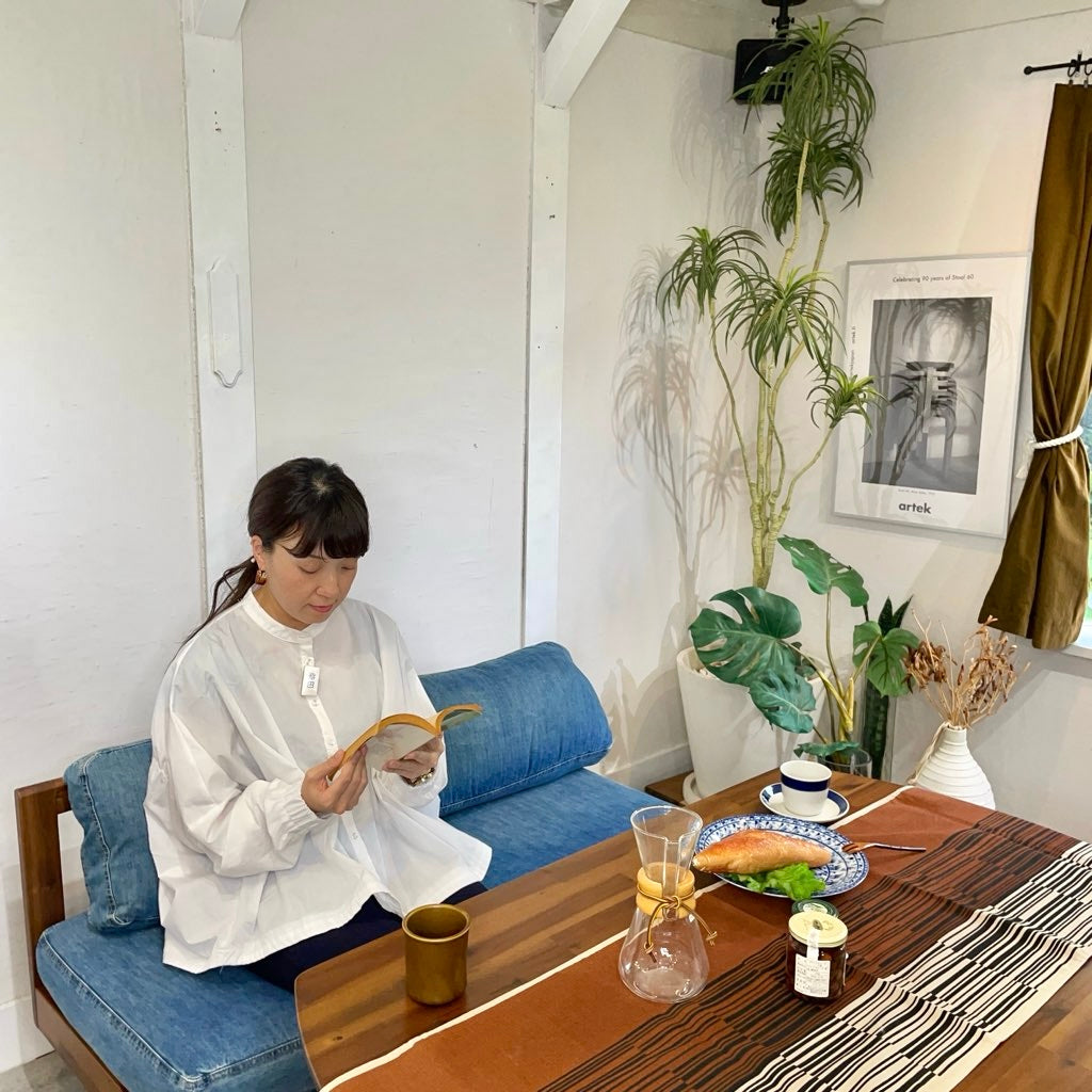 ウニコ/unico スウェラ/SWELLA ダイニングテーブル W1200 アカシア材 中古