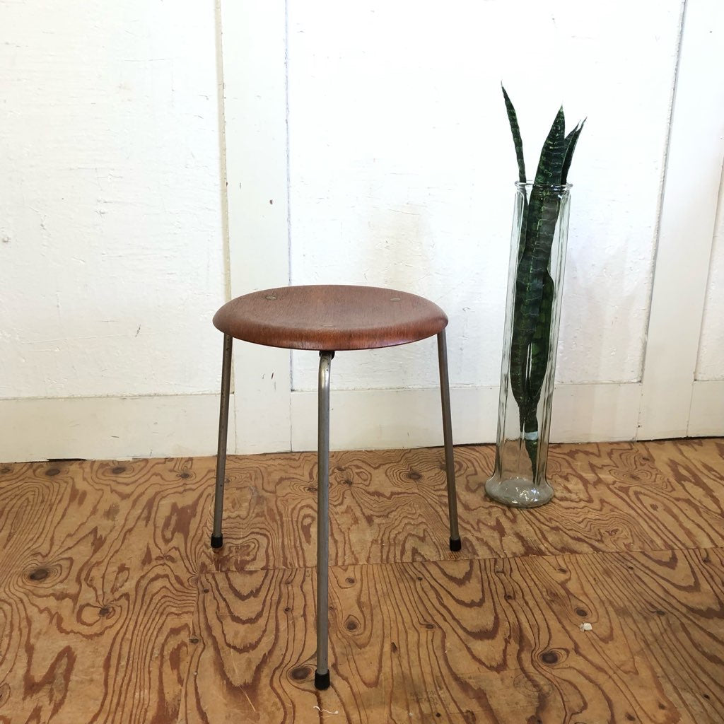 フリッツ・ハンセン / FRITZ HANSEN ドットスツール 3本脚 アルネ