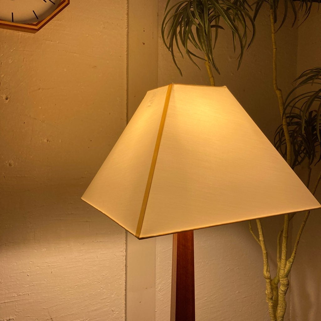 ヤマギワ / YAMAGIWA AUBE フロアスタンドライト SS255H