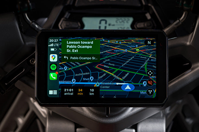 バイクナビの常識を覆す：CHIGEE xAKEEYO AIO-5メディアシステム