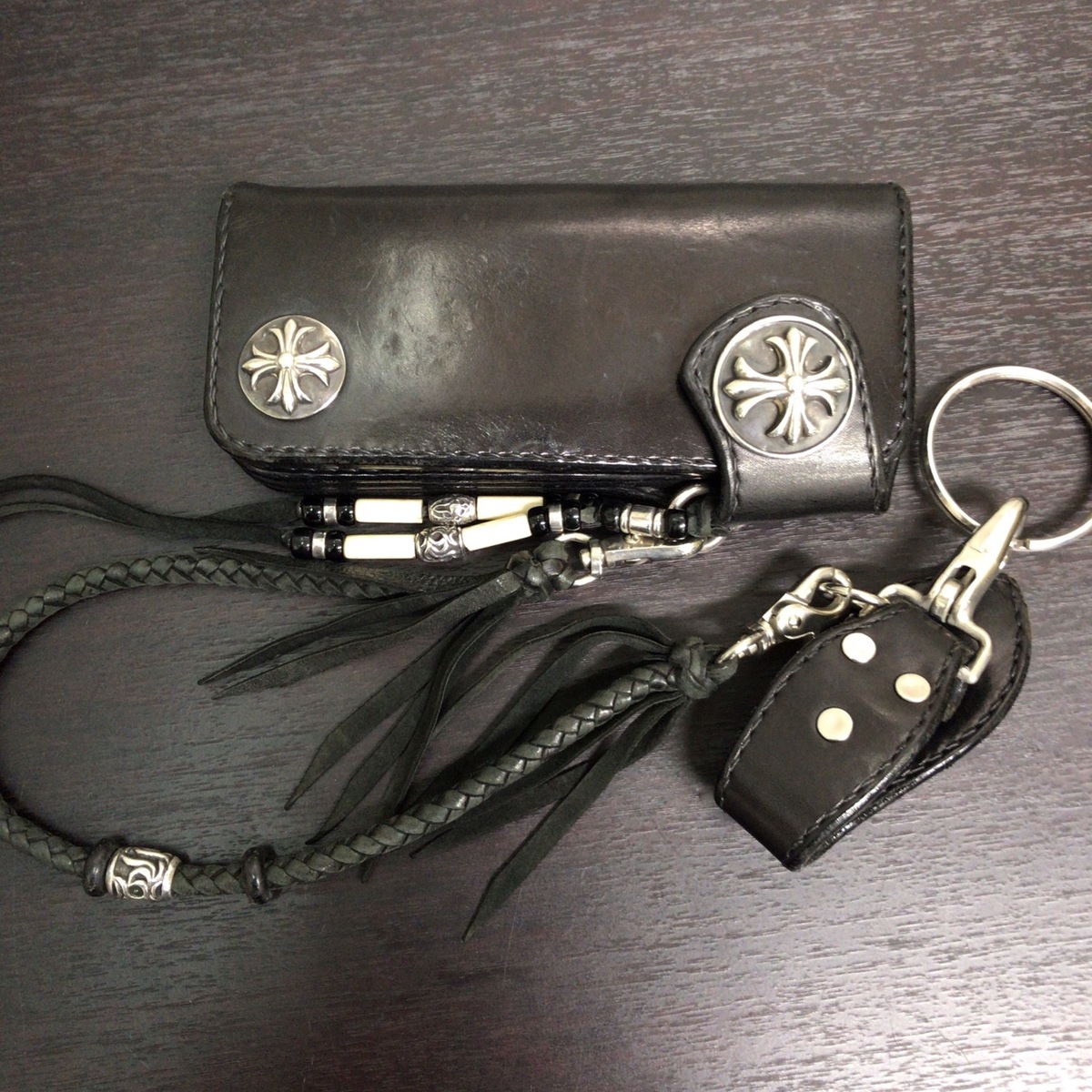 銀座本店でビッグツインのレザーコード付きシルバークロスバイカーズ