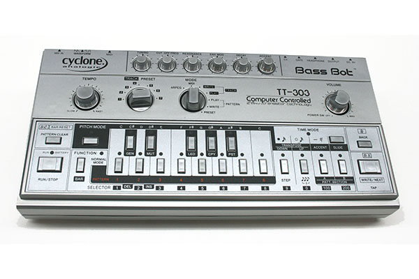 Cyclone Analogic TT-303 Bass Bot photo gallery - Syntaur