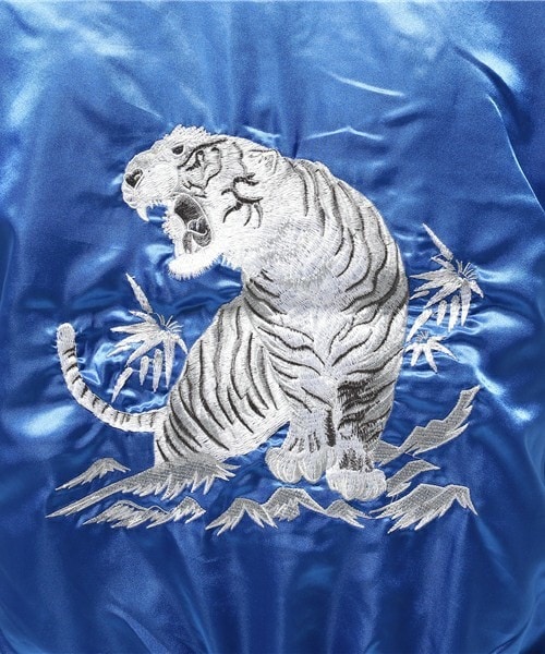 CASPER JOHN AIVER（キャスパージョンアイバー）の「CASPER JOHN AIVER