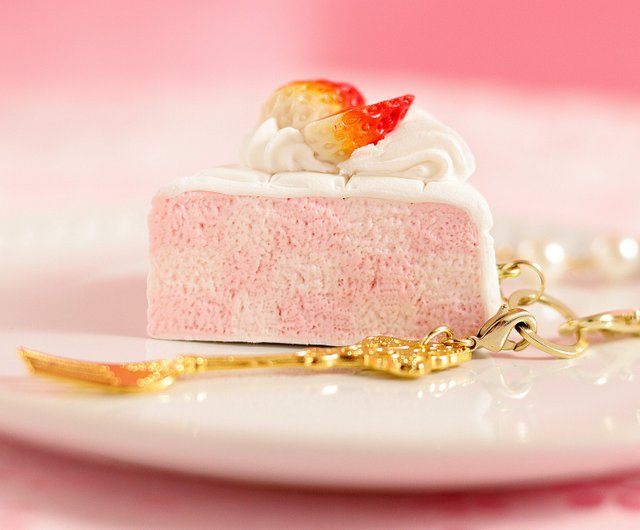 粘土のいちごサンセバスチャンケーキのバッグチャーム樹脂粘土フェイク