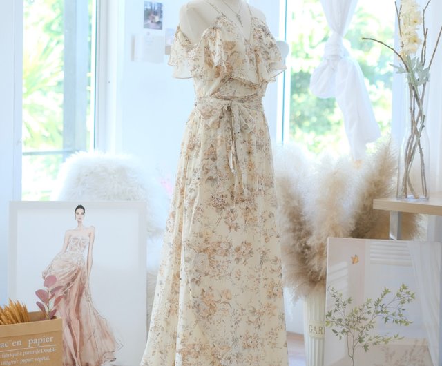 タイ クリーム色の花柄ロングラップドレス、フリル付きストラップ