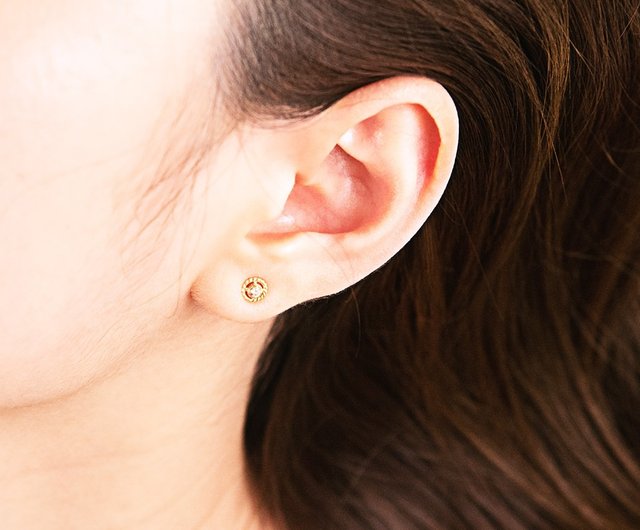 台湾 【日本製 Kゴールド】K10ゴールド + 天然ダイヤモンド 花冠