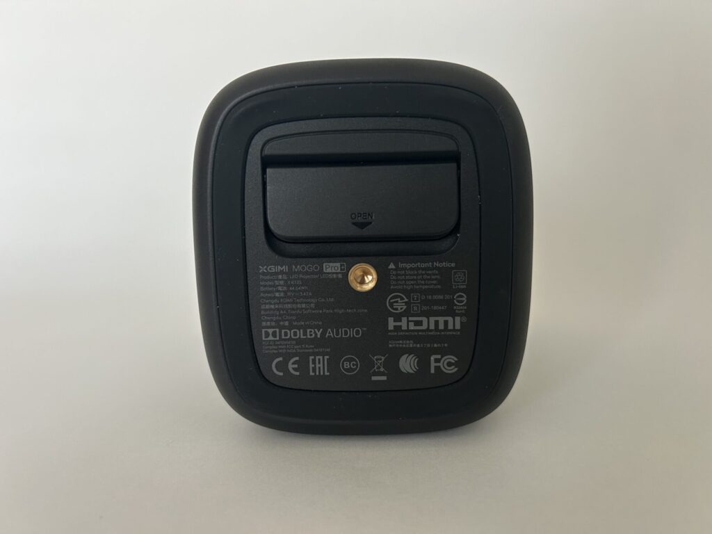 片手で持てる映画館】XGIMIのMoGo Pro+を徹底レビュー【実機の映像を分析】