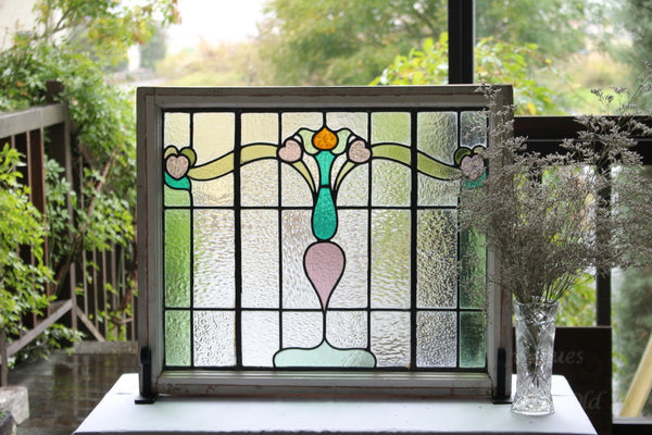 ハート柄のカラフルなステンドグラス イギリスアンティーク（住宅窓