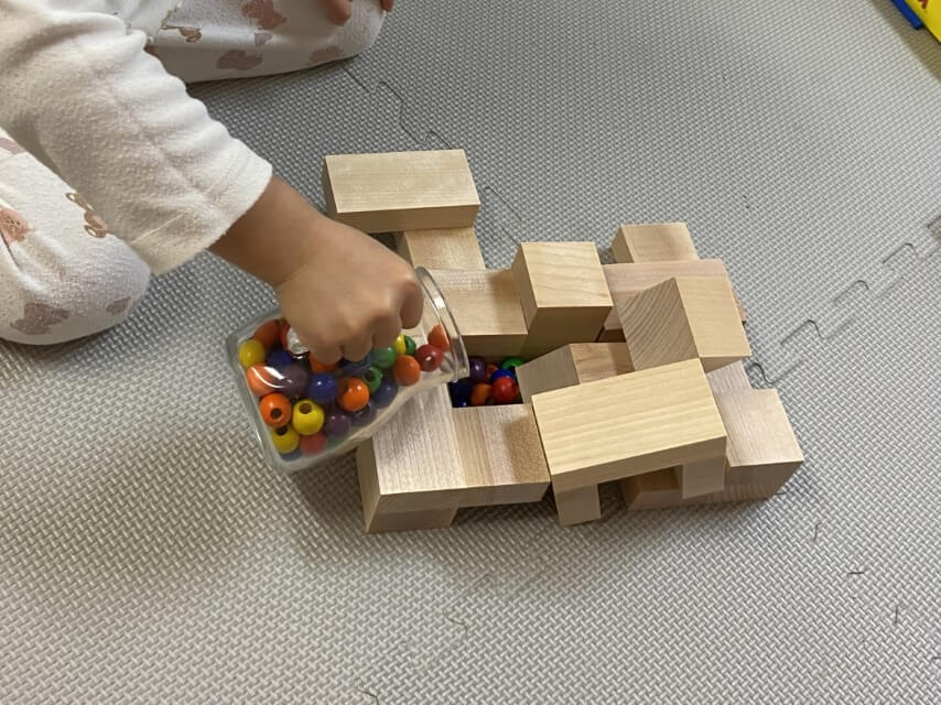 童具館ペアブロックの口コミ！大人もはまる唯一無二の積み木 | 知育