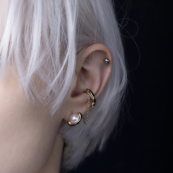 ALL ABOUT BASICS トグルチェーン ピアス