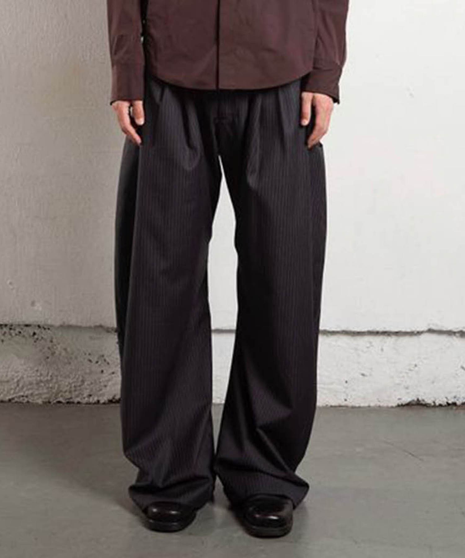 PINSTRIPED 2TUCK CURVED LEG TROUSERS(2 DARK GREY): NVRFRGT: MENS