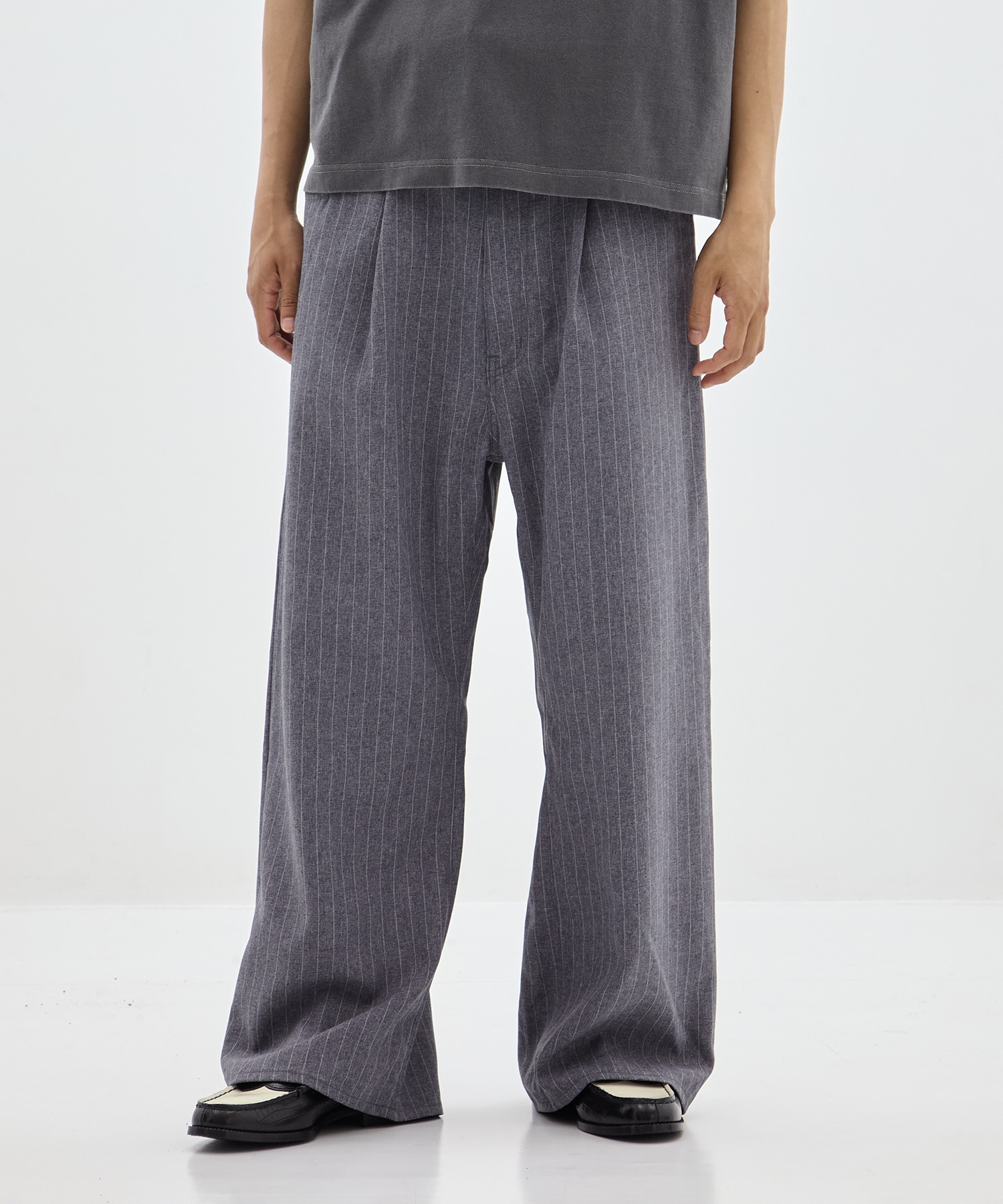 別注 WIDE ONE TUCK STRAIGHT SLACKS(1 GREY): JieDa: MENS｜CONZ