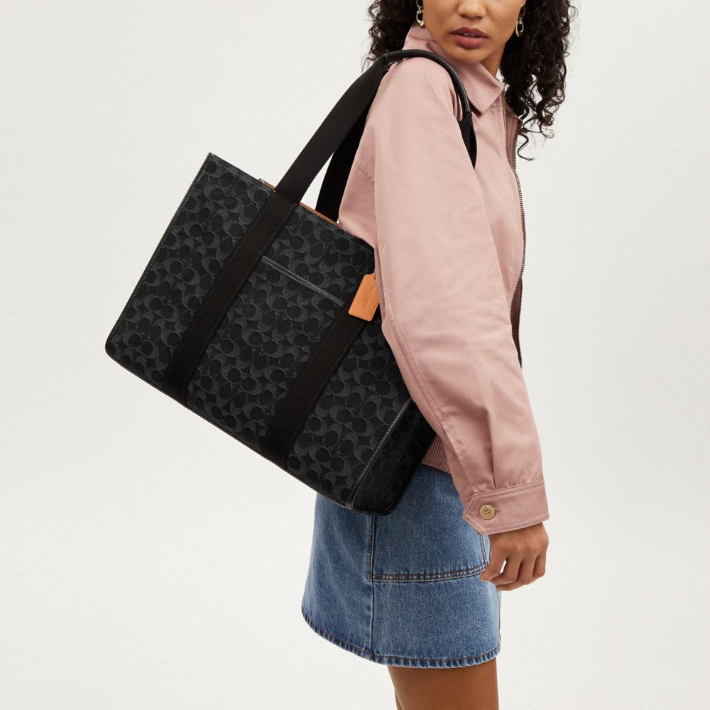 公式】コーチアウトレット | ラージ スミス トート・シグネチャー デニム